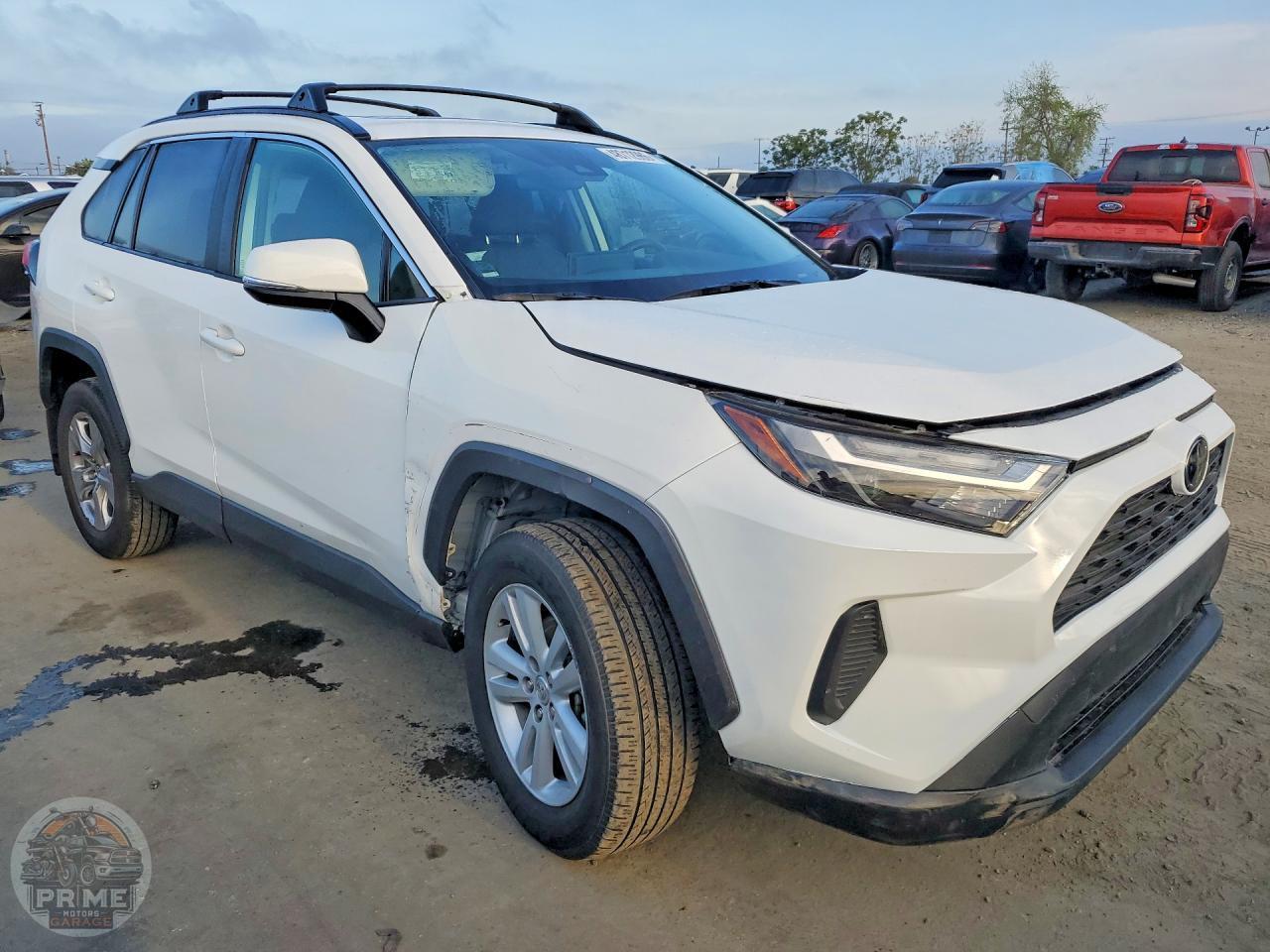2025 TOYOTA RAV4 — фото 4