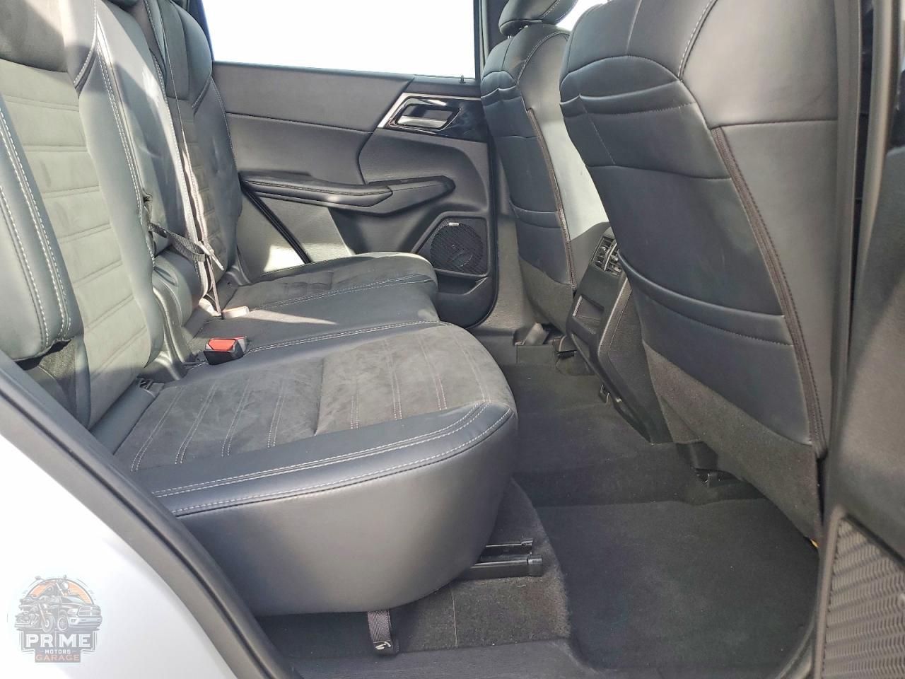 2025 MITSUBISHI OUTLANDER — фото 11