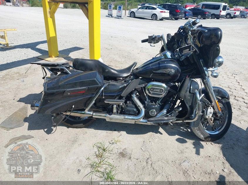 2013 HARLEY-DAVIDSON FLHTCUSE (CVO ULTRA CLASSIC SCREAMIN EAGLE) CVO ULTRA ELECGLIDE/ANNIV — фото 11