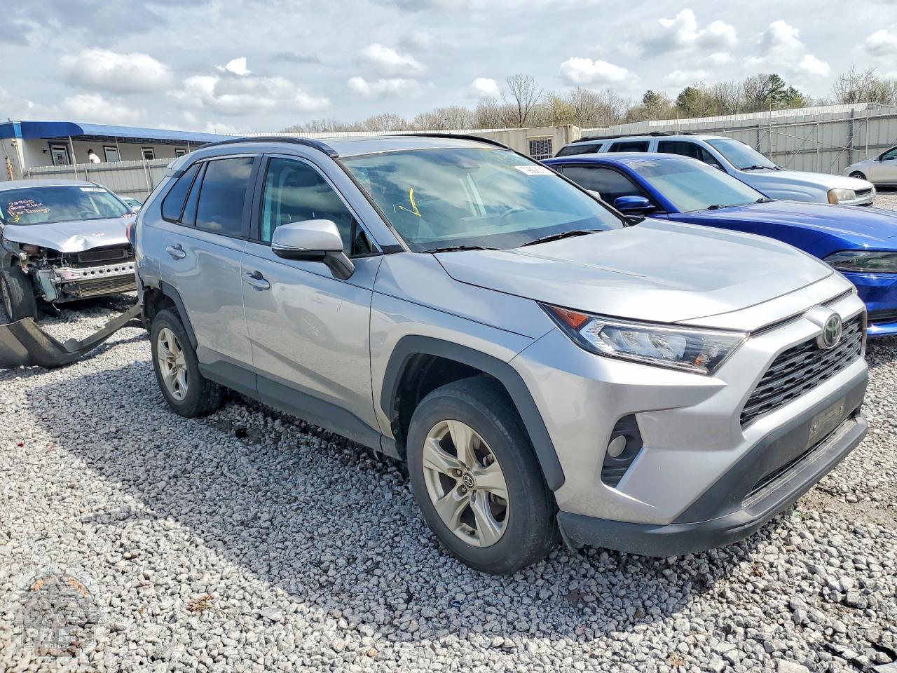 2021 TOYOTA RAV4 — фото 4