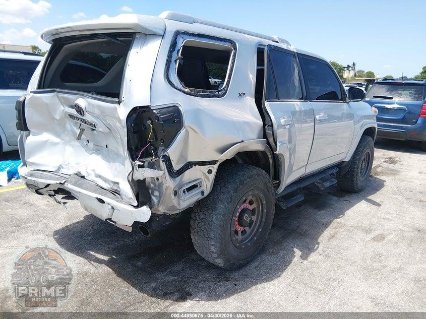 2018 TOYOTA 4RUNNER SR5 — фото 4