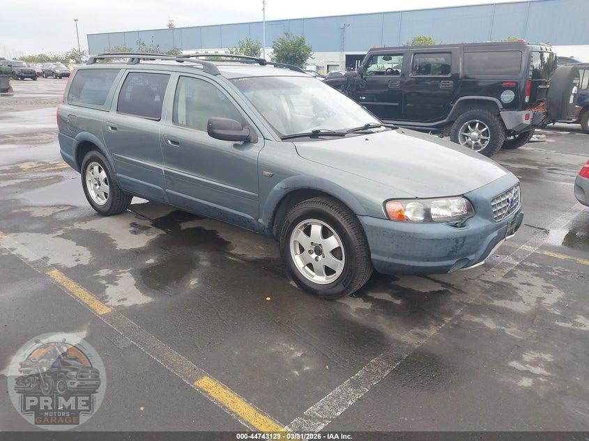 2002 VOLVO V70 XC — фото 1