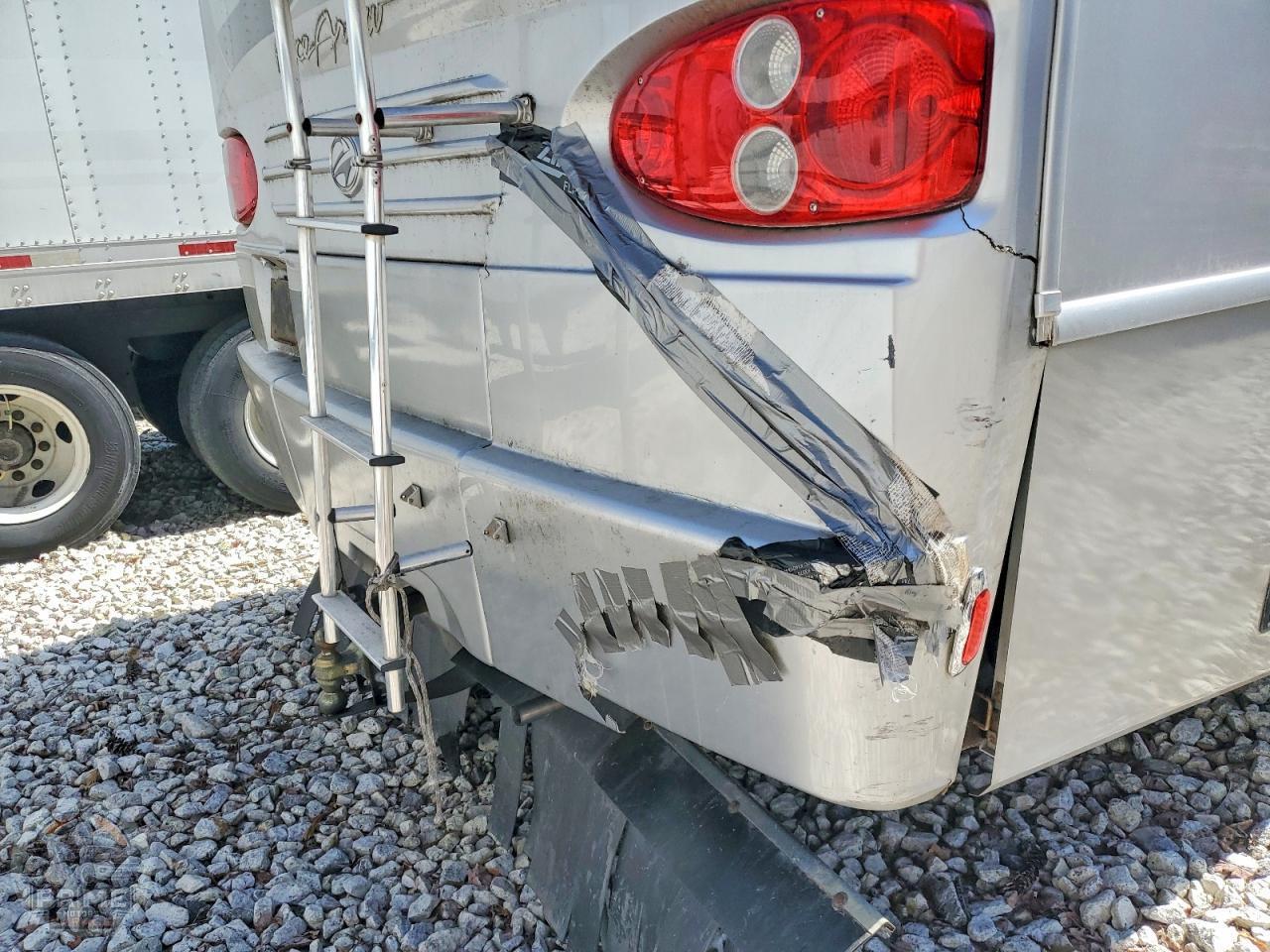 2005 WORKHORSE MOTORHOME — фото 9