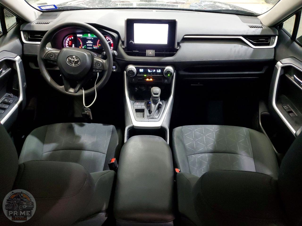 2025 TOYOTA RAV4 — фото 8