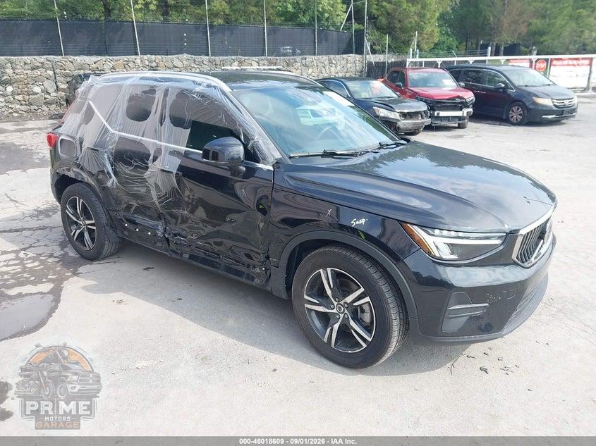 2024 VOLVO XC40 B5 CORE BRIGHT THEME/B5 CORE DARK THEME — фото 1