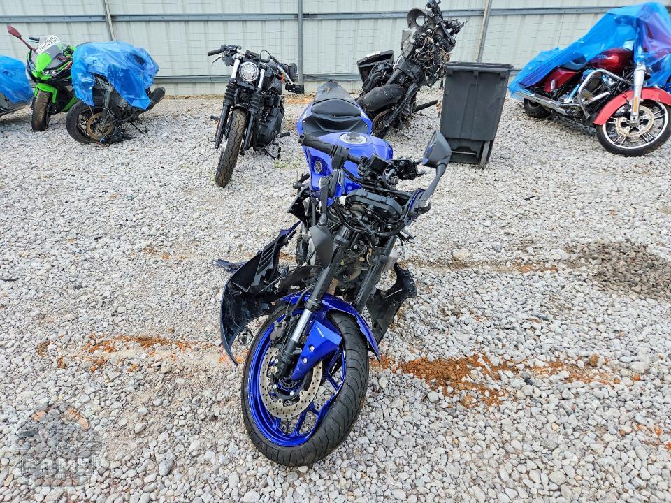 2024 YAMAHA YZFR3 — фото 2