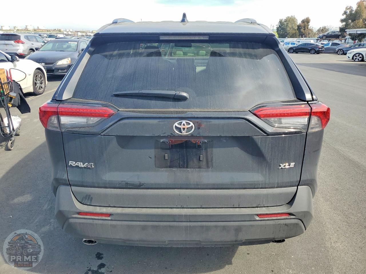 2025 TOYOTA RAV4 — фото 6