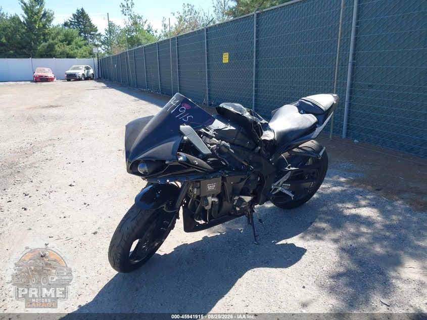 2011 YAMAHA YZFR1 — фото 2