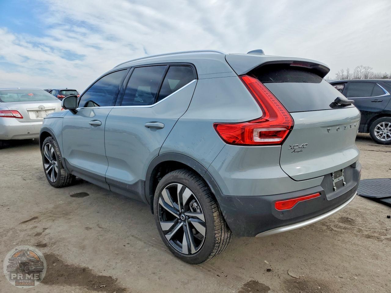 2024 VOLVO XC40 — фото 2