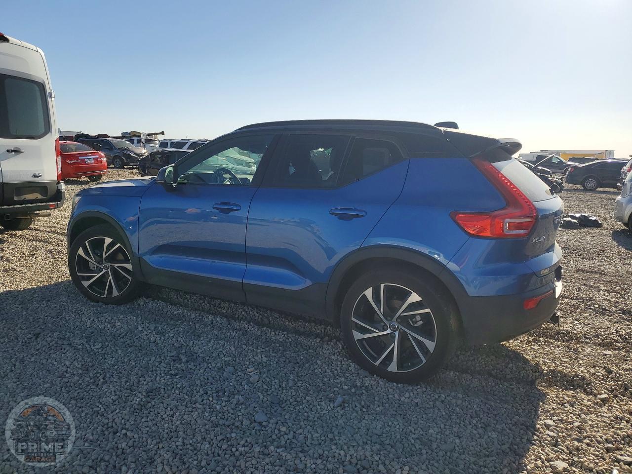2021 VOLVO XC40 — фото 2