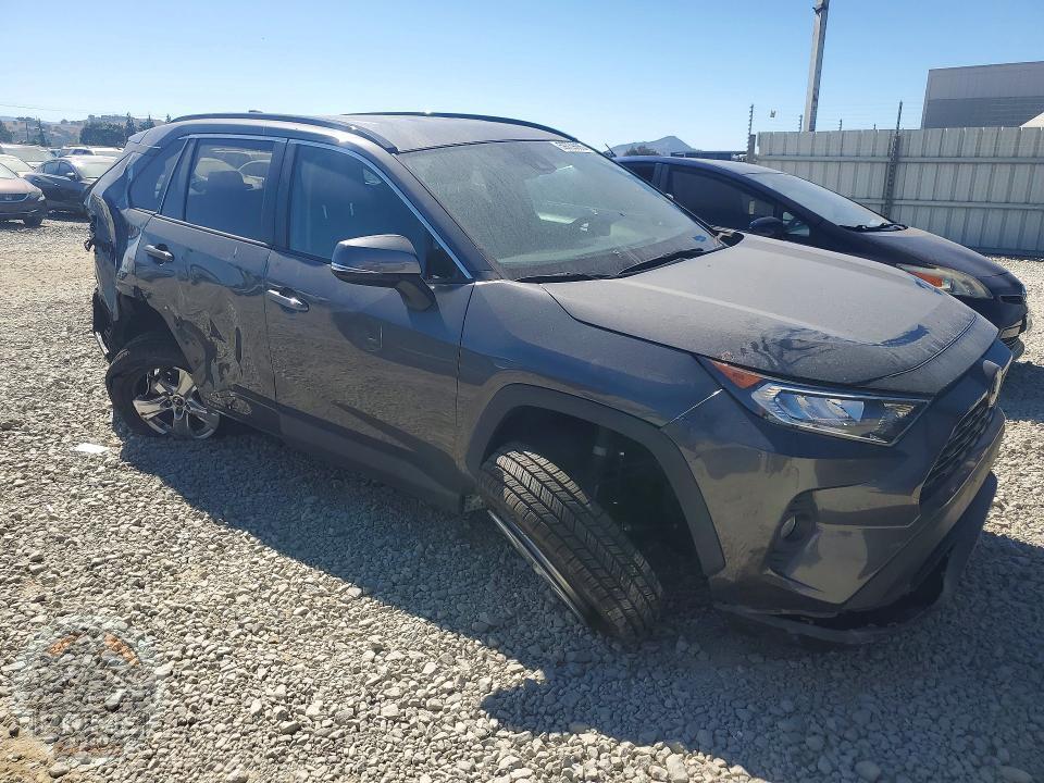 2021 TOYOTA RAV4 — фото 4