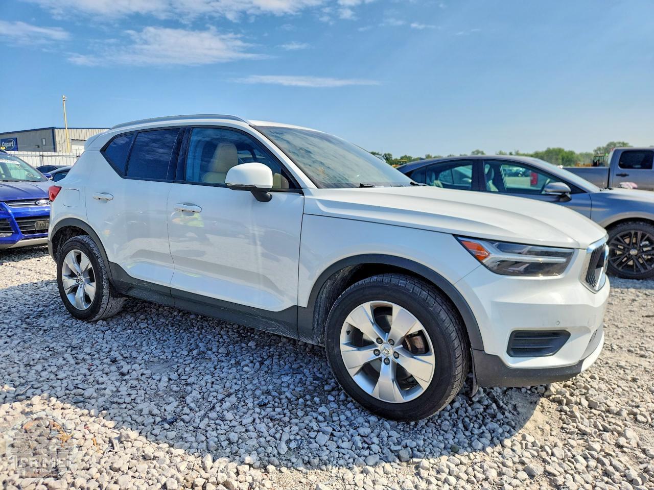 2020 VOLVO XC40 — фото 4