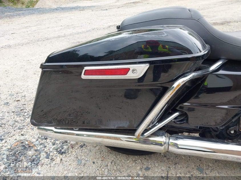 2017 HARLEY-DAVIDSON FLHP (POLICE ROAD KING) POLICE ROAD KING — фото 13