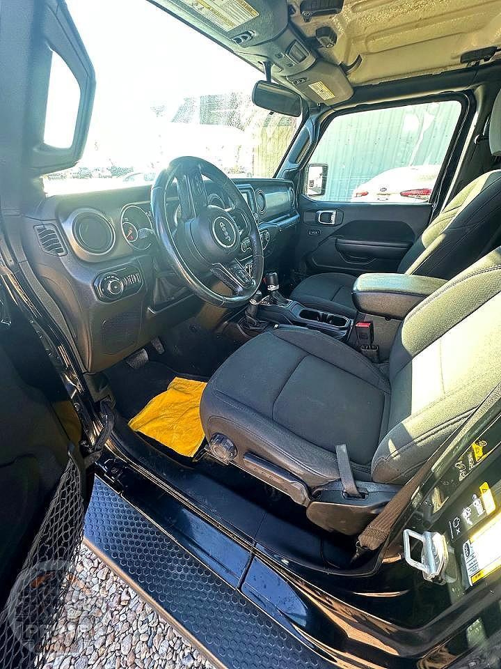 2020 JEEP WRANGLER — фото 14