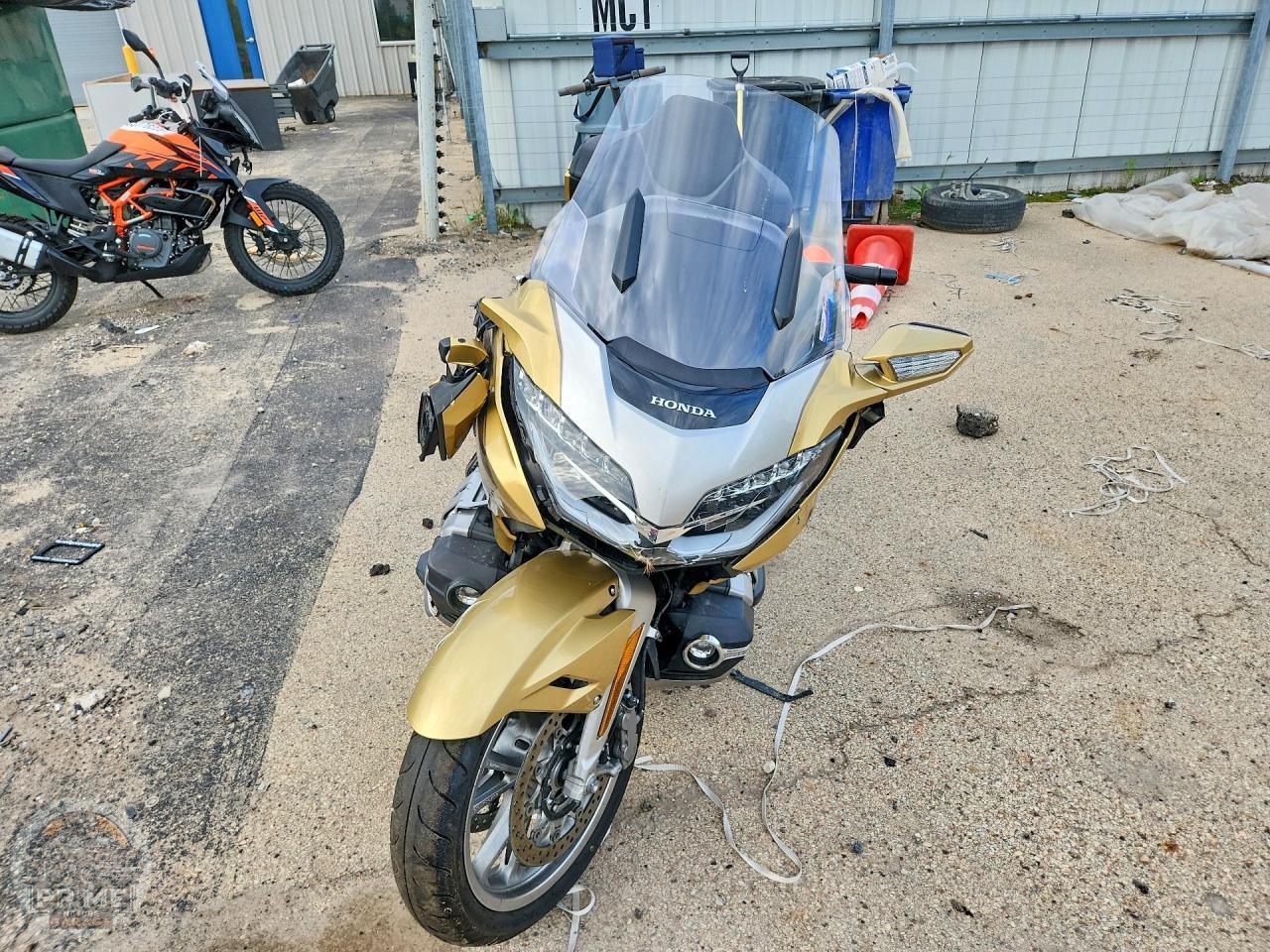 2025 HONDA GL1800 — фото 2