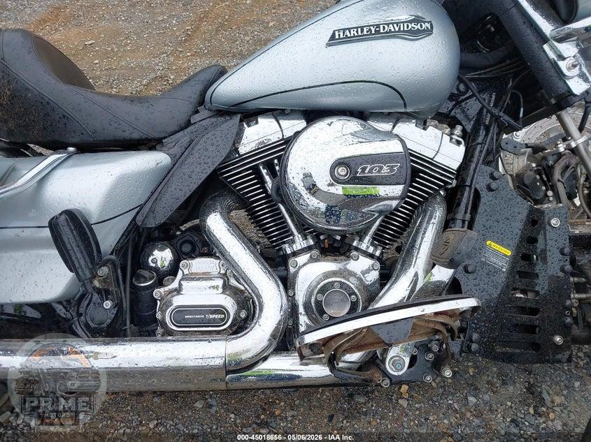 2015 HARLEY-DAVIDSON FLHTCUL (ULTRA CLASSIC LOW) ULTRA CLASSIC LOW — фото 8