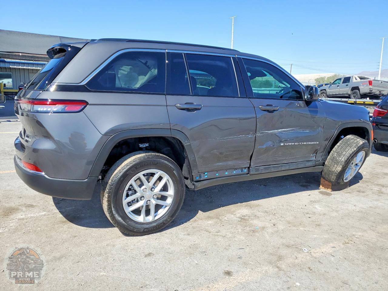2025 JEEP GRAND CHEROKEE — фото 3