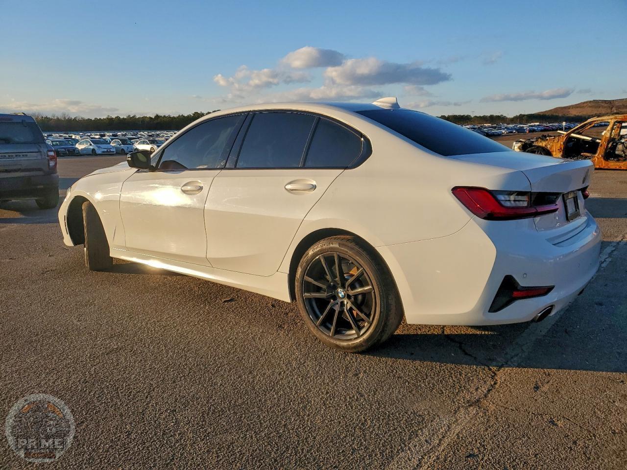 2021 BMW 3 SERIES — фото 2