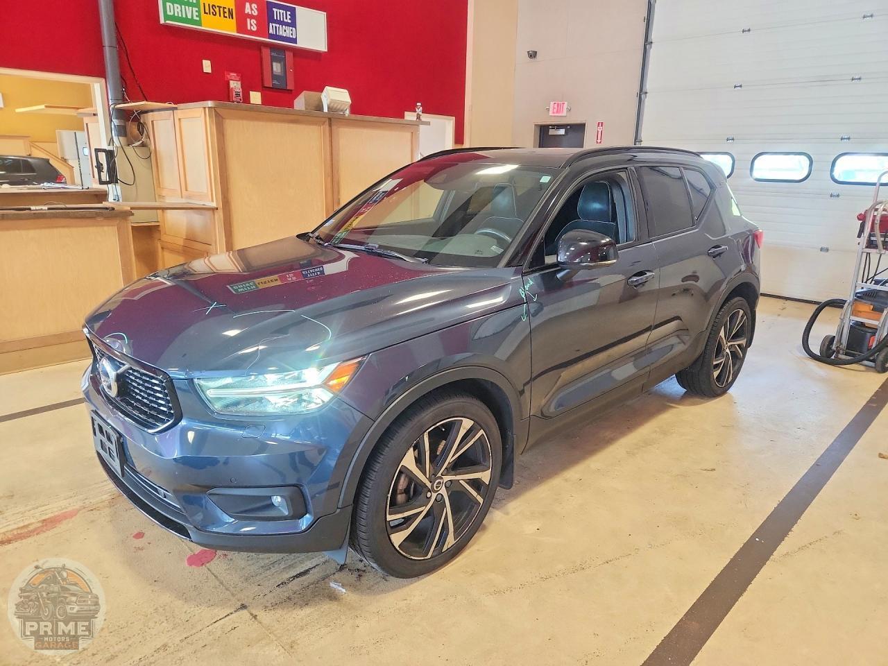 2022 VOLVO XC40 — фото 1