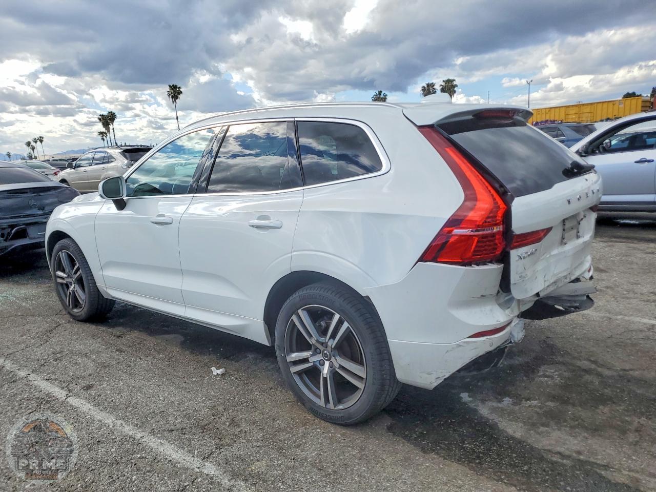 2021 VOLVO XC60 — фото 2