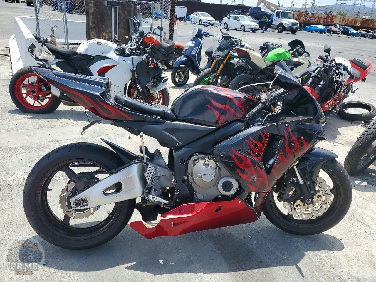 2005 HONDA CBR600 — фото 1