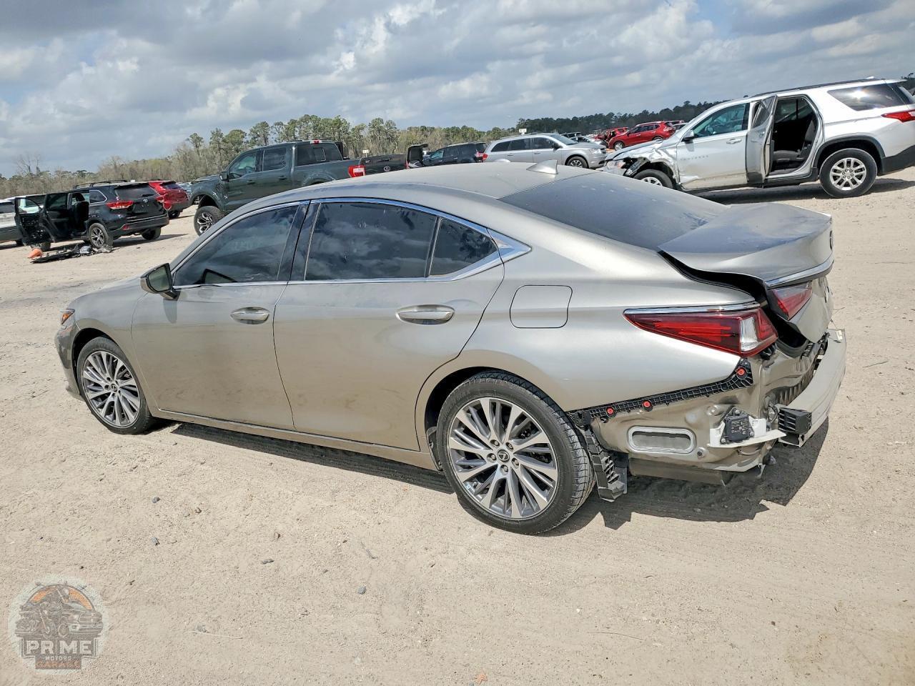 2021 LEXUS ES — фото 2