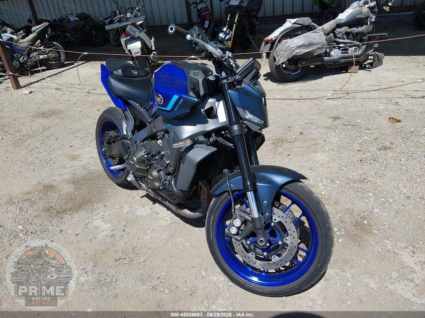 2025 YAMAHA MT09 C — фото 1