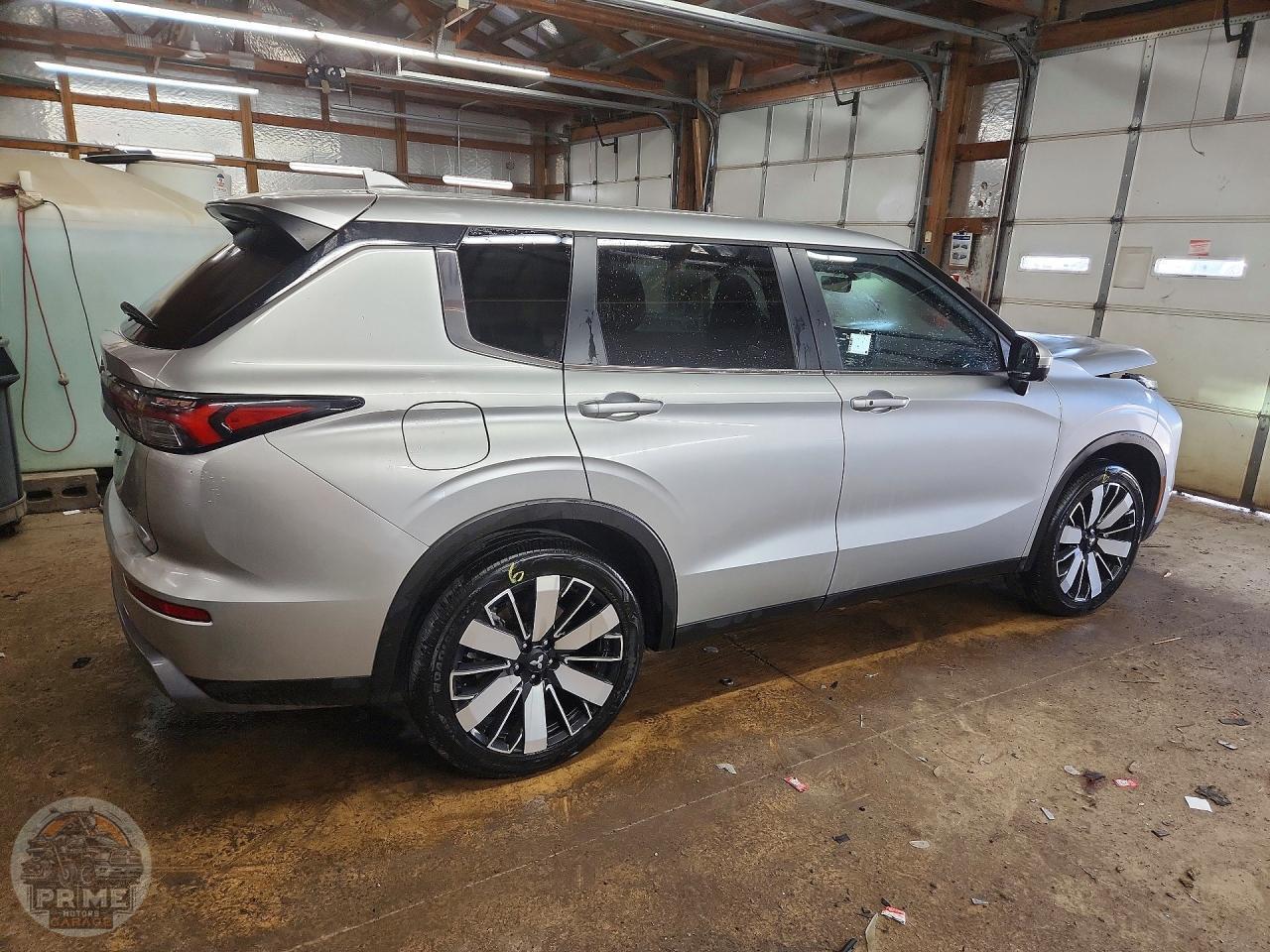 2025 MITSUBISHI OUTLANDER — фото 3