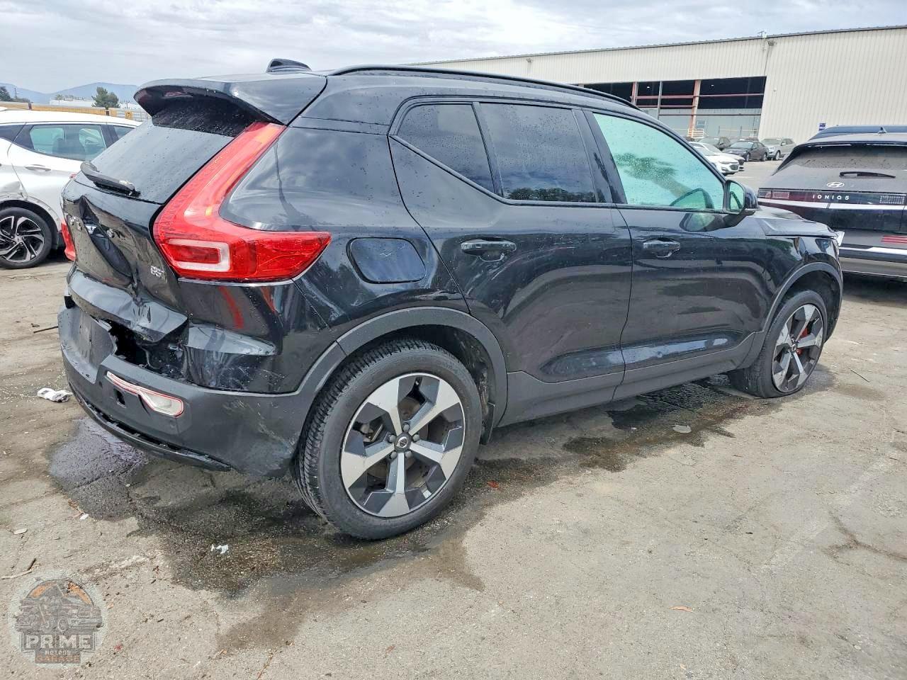 2024 VOLVO XC40 — фото 6