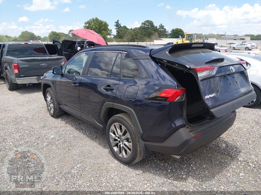 2025 TOYOTA RAV4 XLE PREMIUM — фото 3