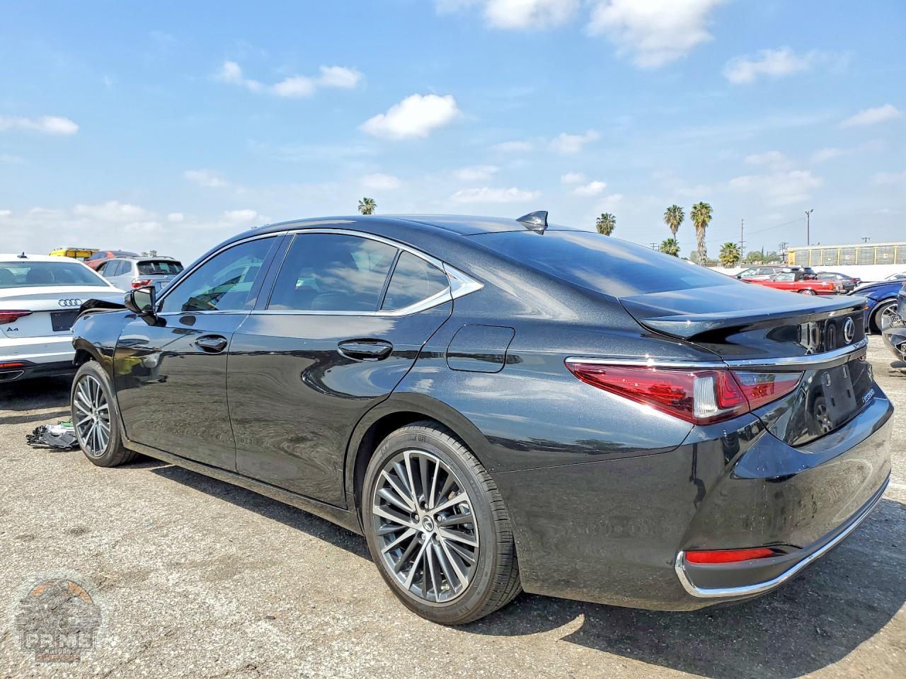 2025 LEXUS ES — фото 2