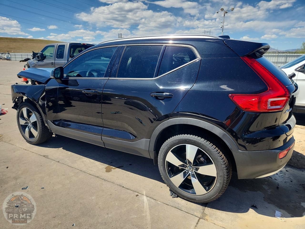 2020 VOLVO XC40 — фото 5