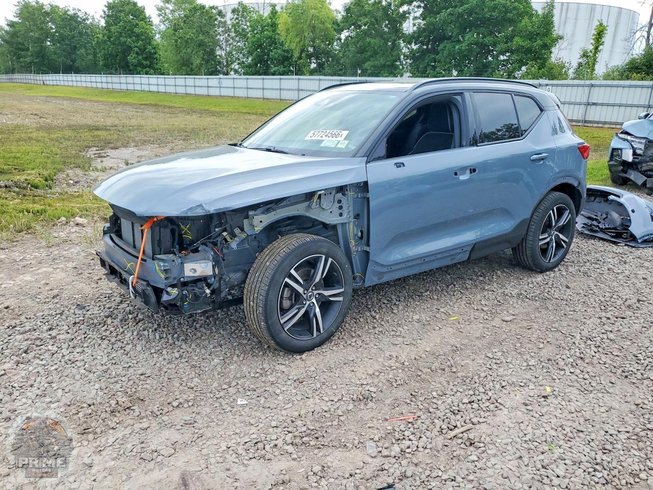 2022 VOLVO XC40 — фото 1