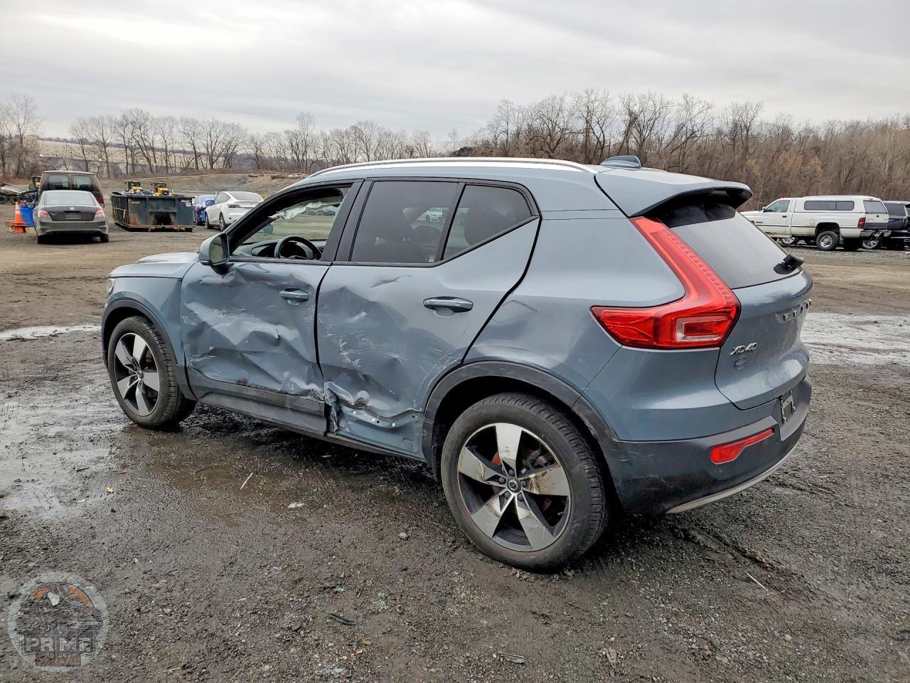 2020 VOLVO XC40 — фото 2