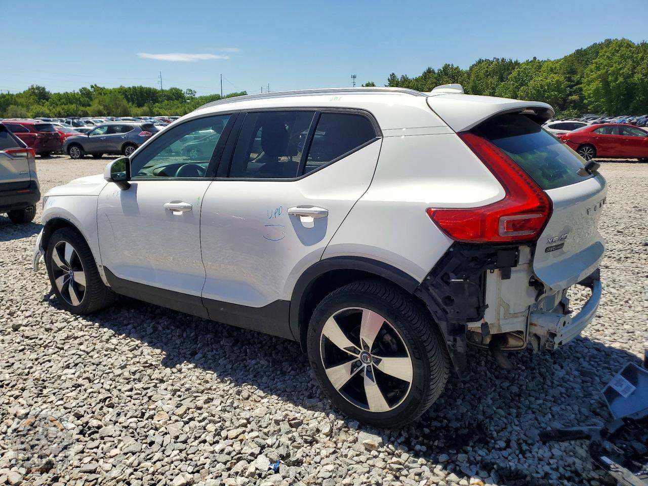2020 VOLVO XC40 — фото 2