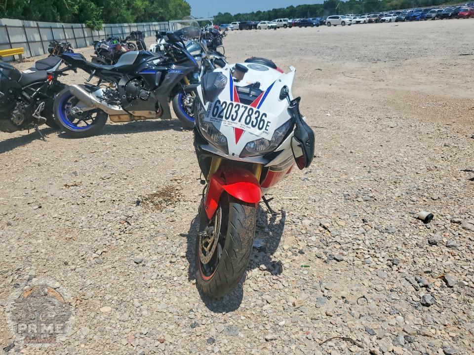 2013 HONDA CBR1000 — фото 2