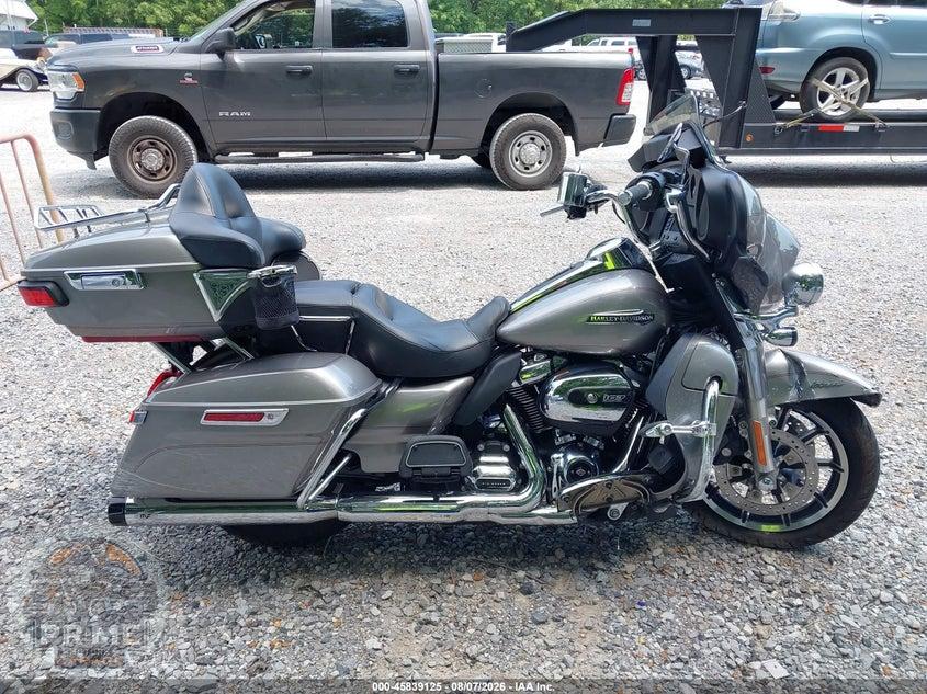 2017 HARLEY-DAVIDSON FLHTCU (ULTRA CLASSIC ELECTRA GLIDE) ULTRA CLASSIC ELECTRA GLD — фото 11