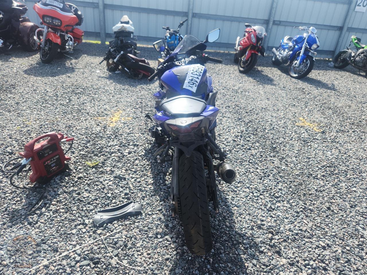 2024 YAMAHA YZFR3 — фото 4