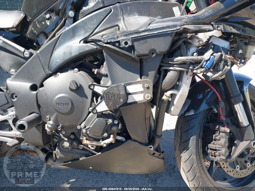 2011 YAMAHA YZFR1 — фото 8