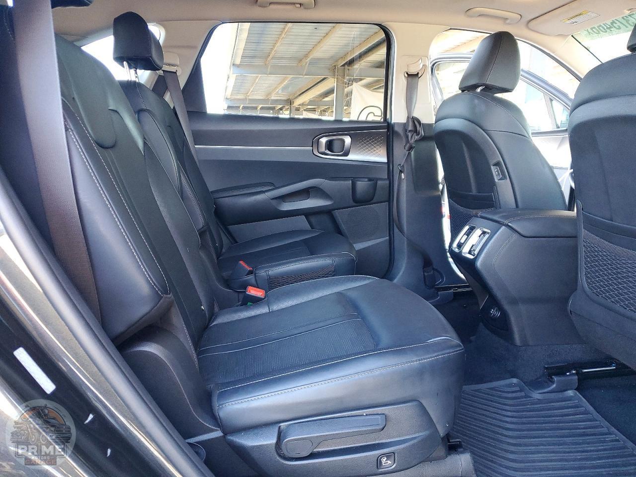2025 KIA SORENTO — фото 11