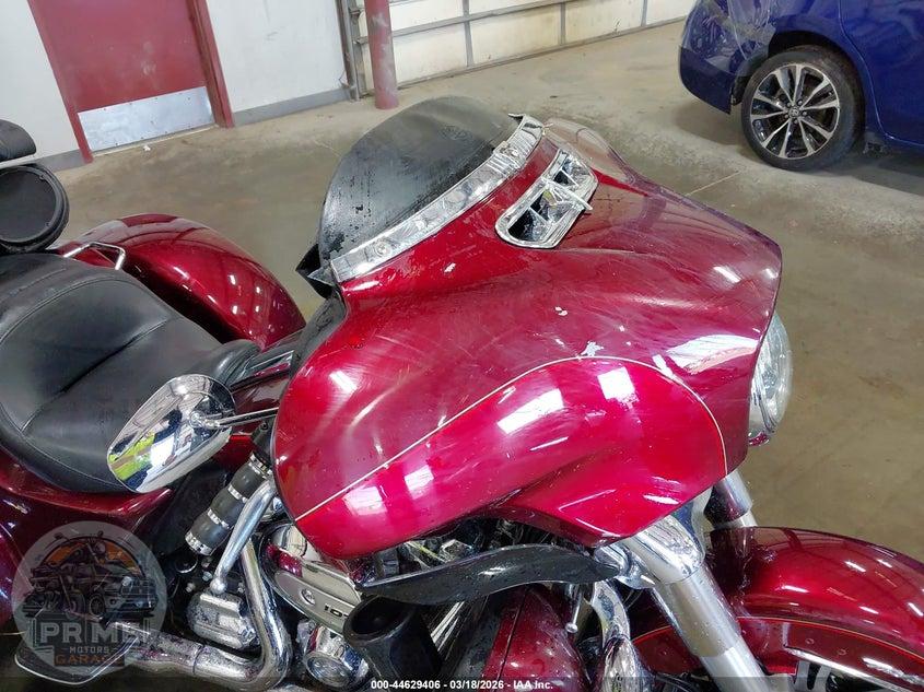 2017 HARLEY-DAVIDSON FLHTCUTG (TRI GLIDE ULTRA CLASSIC) TRI GLIDE ULTRA — фото 15