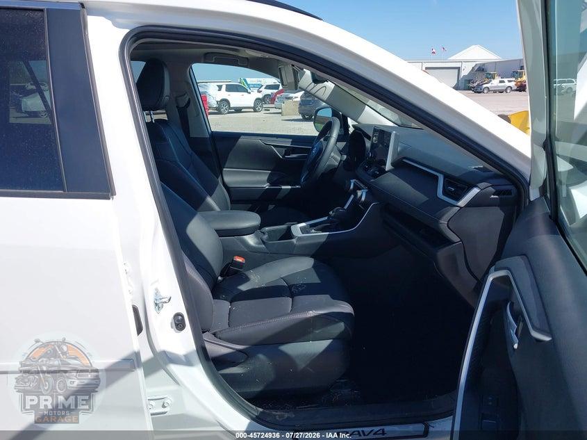 2025 TOYOTA RAV4 XLE PREMIUM — фото 5