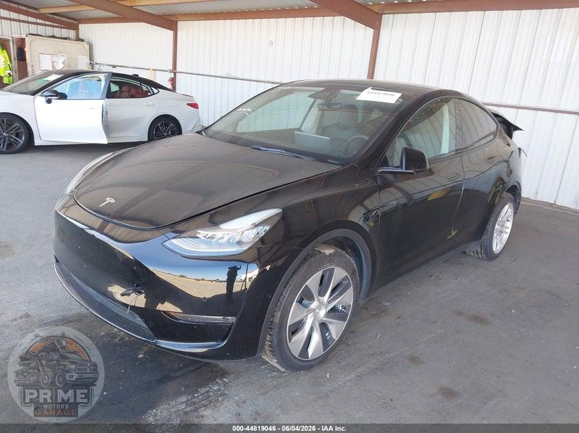 2022 TESLA MODEL Y LONG RANGE DUAL MOTOR ALL-WHEEL DRIVE — фото 2