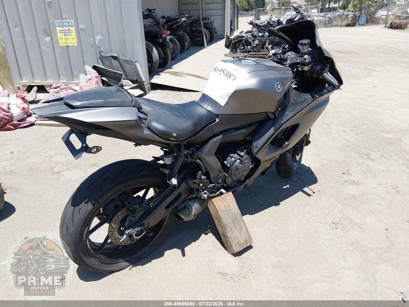2024 YAMAHA YZFR7 — фото 12
