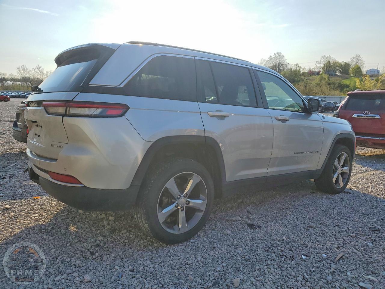 2022 JEEP GRAND CHEROKEE — фото 3