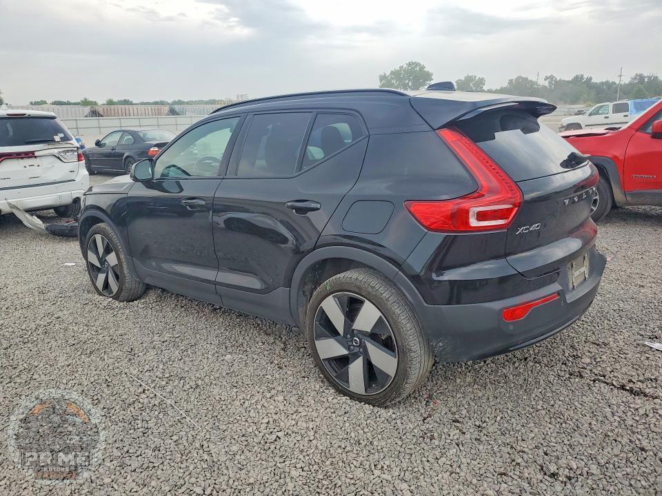 2023 VOLVO XC40 — фото 2