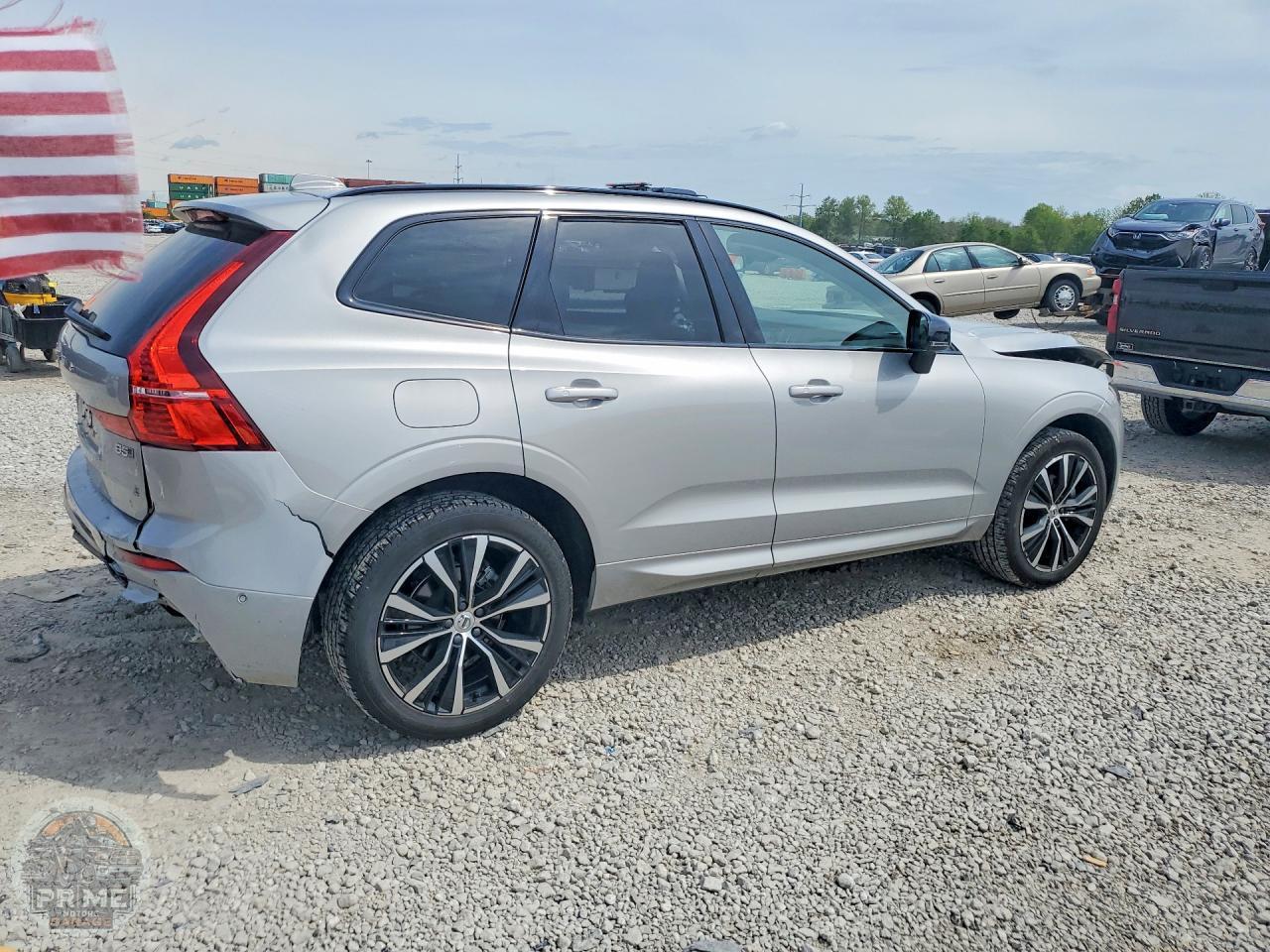 2025 VOLVO XC60 — фото 3