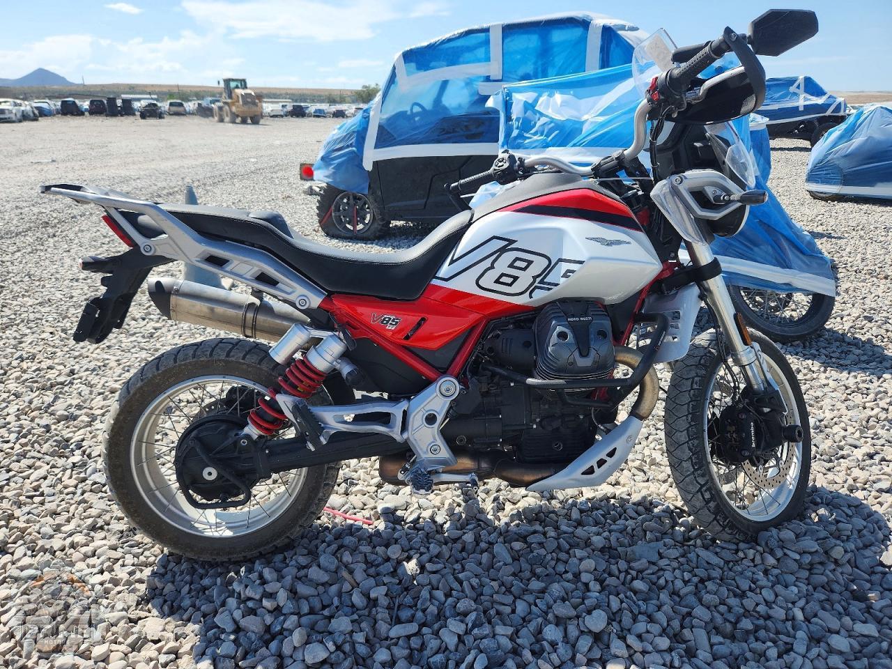 2025 MOTO GUZZI V85 — фото 1