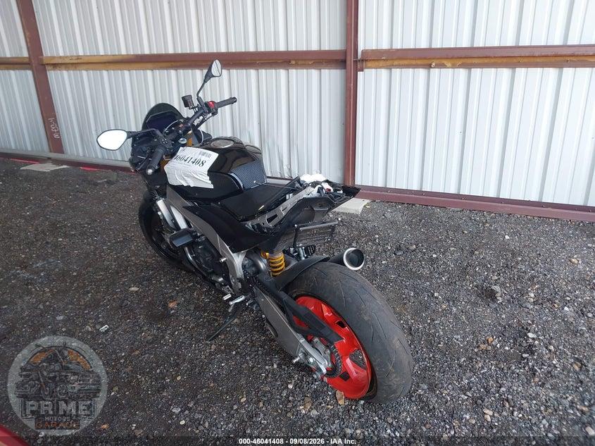 2022 APRILIA TUONO V4 1100 FACTORY — фото 3