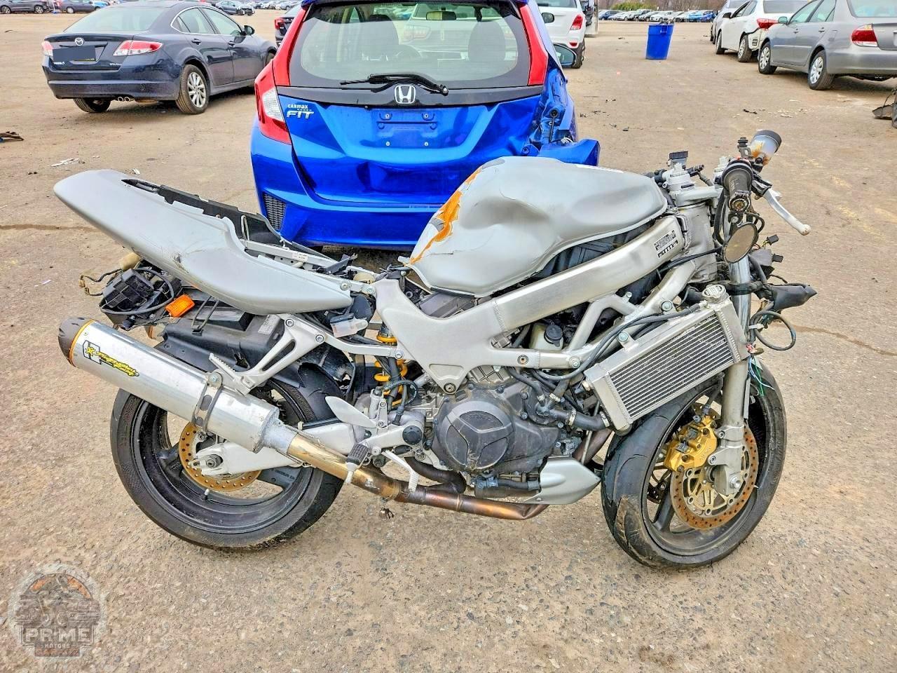 1999 HONDA VTR1000 — фото 1